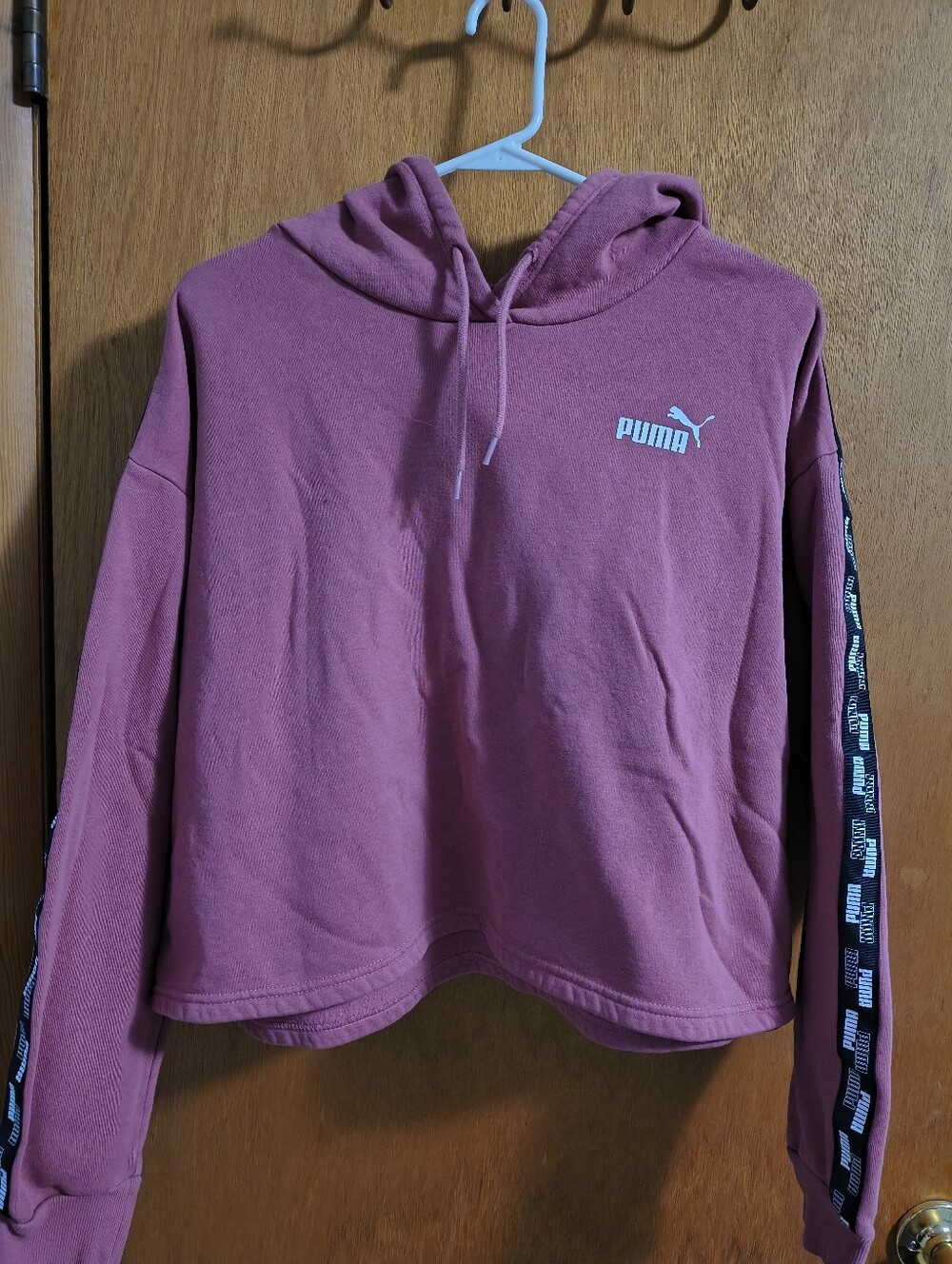FINAL PRICE ⬇️ PUMA CROPPED HOODIE- SUPER CUTE, LIKE NEW!